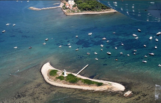  The islet of Licosa 